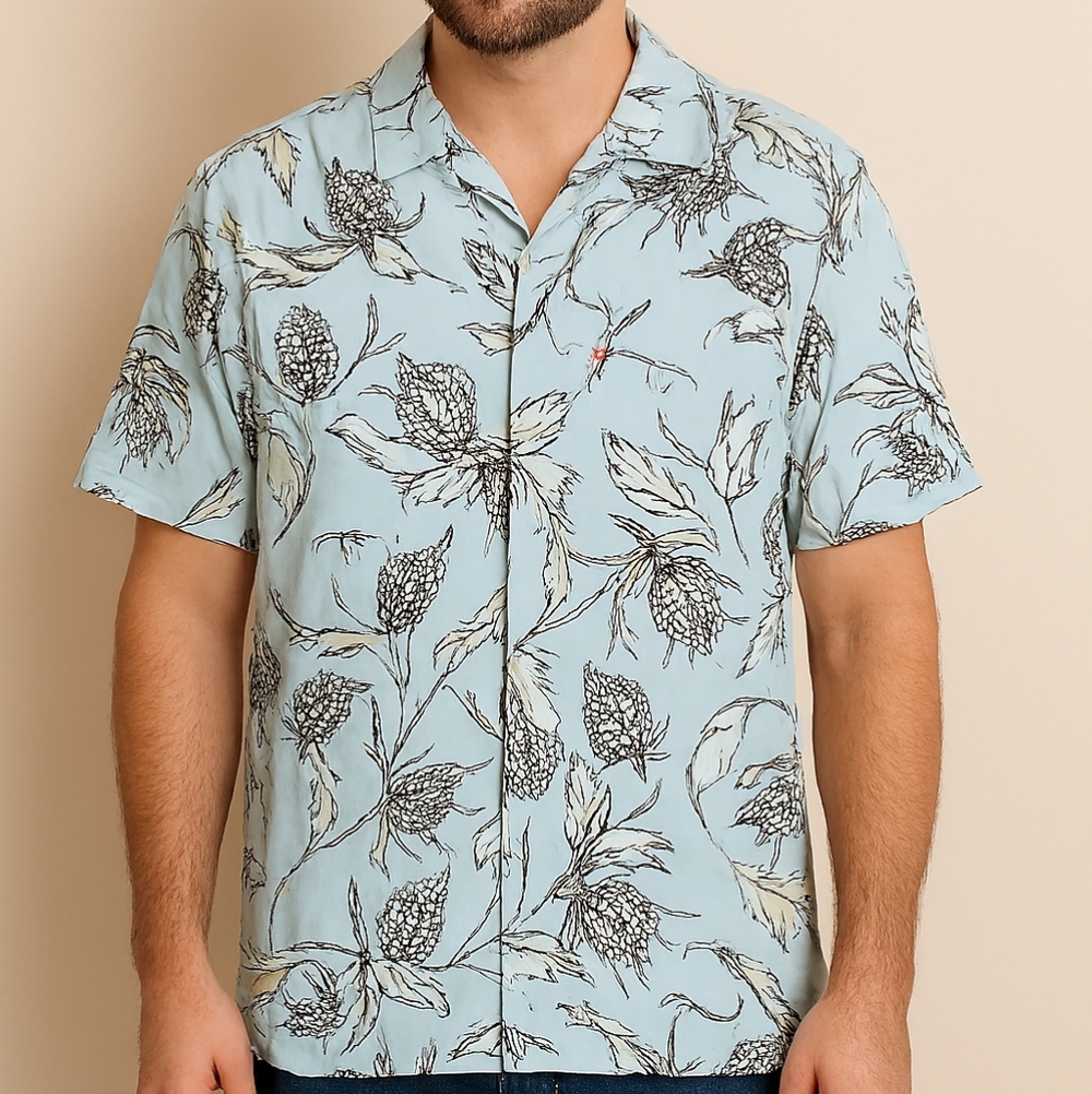 Levi's Shirt Light Blue Floral Men's Size Large Short Sleeve Nature Golf Preppy